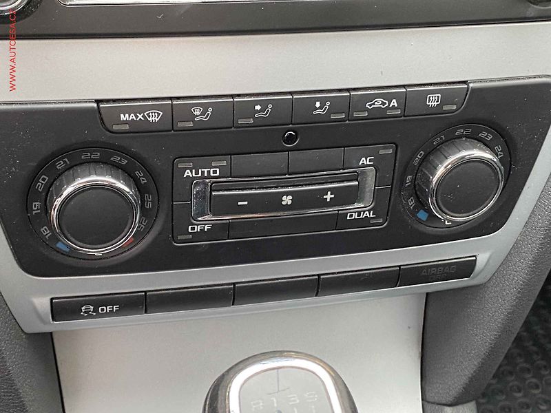 Škoda Octavia (2011) 1.6 TDi, ČR, AC, TZ, tempo - fotka 14 z 16