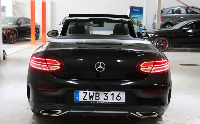 Mercedes-Benz Třídy C 300 AMG 360 kamera Burmester - fotka 3 z 22