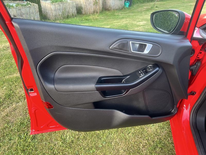 Ford Fiesta 1.5 TDCI 70KW,5DV,KLIMA,1MAJ - fotka 12 z 44