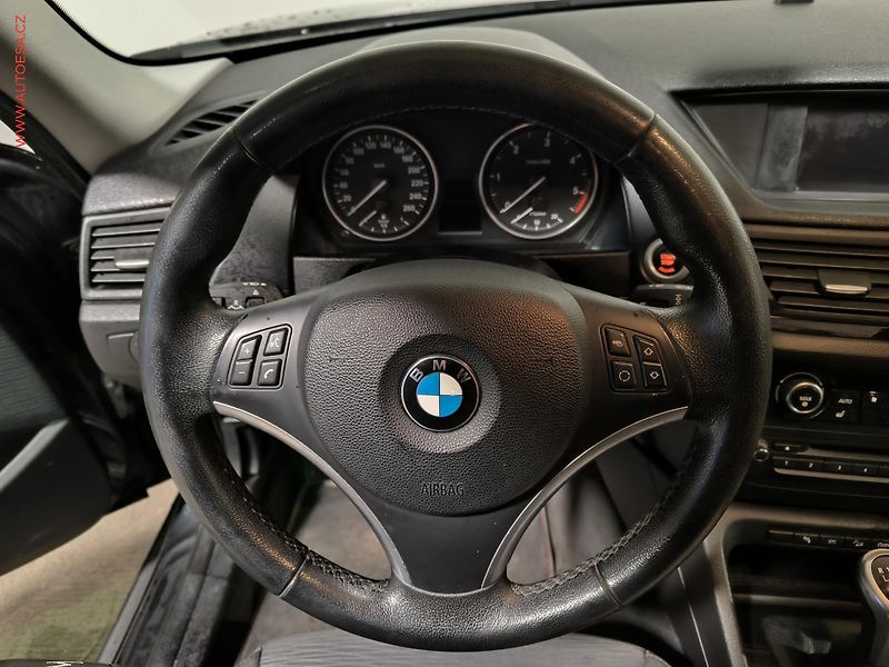BMW X1 (2010) 2.0d xDrive20d, Navi, bixen - fotka 13 z 16
