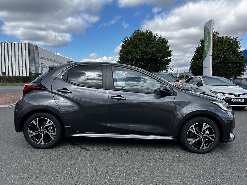 Toyota Yaris 1.5 Hybrid Style ODBĚR ihned - fotka 3 z 29