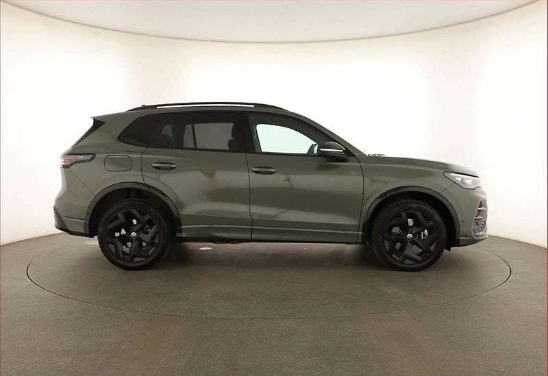 Volkswagen Tiguan (2025) 2.0 TDI - fotka 6 z 21