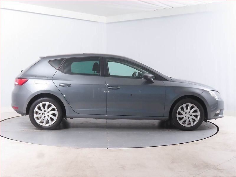 Seat Leon (2013) Style 1.2 TSI, Serv.kniha - fotka 6 z 14