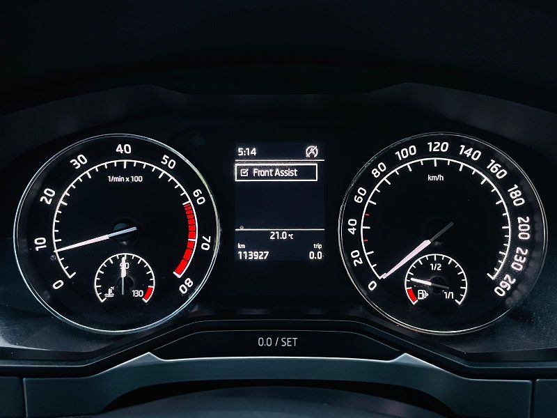 Škoda Superb 1.4TSI 4x4 MANUÁL VÝHŘEV TAŽNÉ - fotka 43 z 45