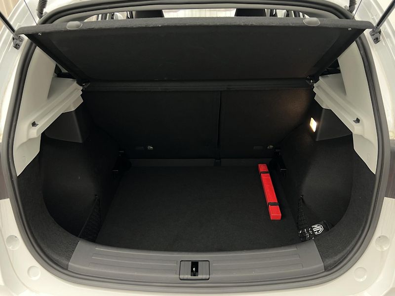 MG ZS 1.5 ESSENTIAL PLUS CZ 1.maj. - fotka 5 z 40