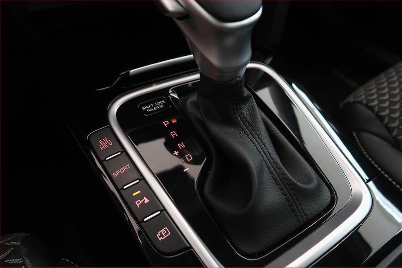 Kia Ceed (2025) 1.6 GDI plug-in - fotka 12 z 20