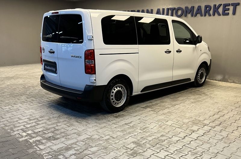 Toyota ProAce Verso 2,0 KOMBI L1 8 MÍST 6MT - fotka 2 z 16