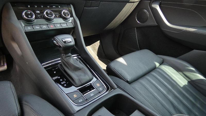 Škoda Kodiaq 2.0 TDI 147 kW L&K 4x4 DSG - fotka 6 z 27