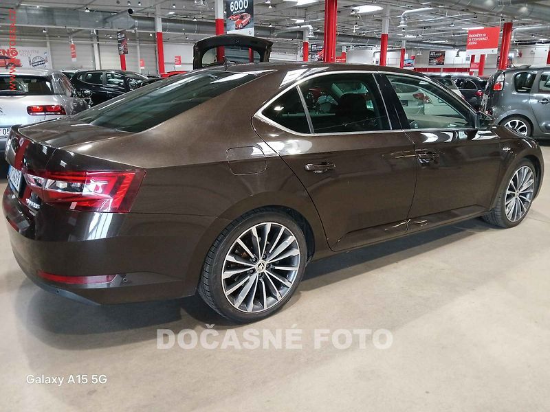 Škoda Superb (2018) 2.0 TDI 4x4, ČR, L&K, navi - fotka 2 z 3