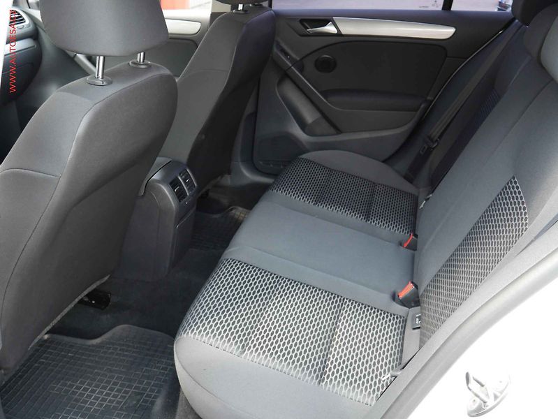 Volkswagen Golf (2011) 1.2 TSi, Trendline - fotka 10 z 16