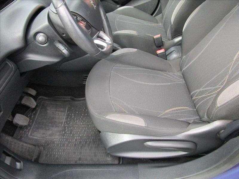 Peugeot 208 1.4HDi  Klima, 2. maj. - fotka 11 z 36