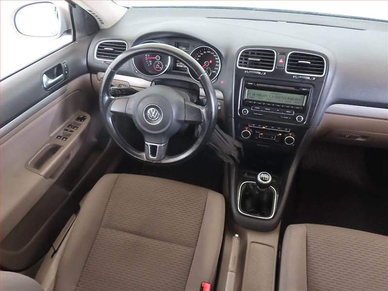 Volkswagen Golf (2010) Comfortline 1.6 TDI, 4X4 - fotka 7 z 14