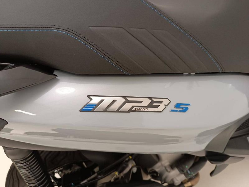 Piaggio MP3 300 (2026) MP3 310 Sport E5+ Grigio Mercu - fotka 11 z 17