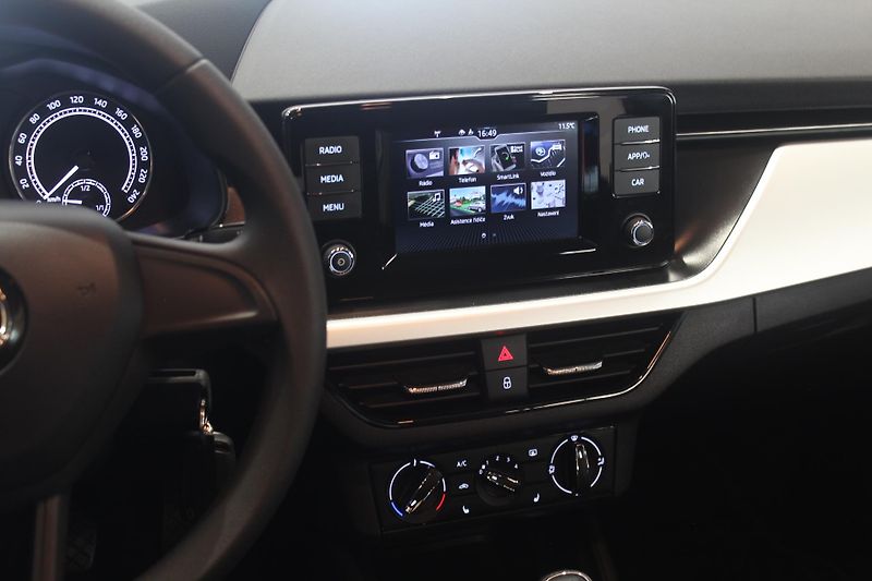 Škoda Scala (2019) 1.0 TSI 70kW Klima LED - fotka 31 z 31
