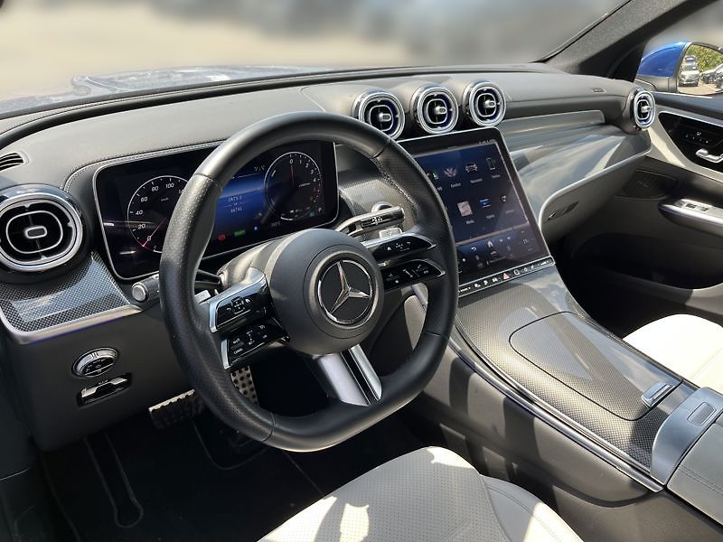 Mercedes-Benz GLC SUV 300de 4MATIC AMG Line - fotka 10 z 21