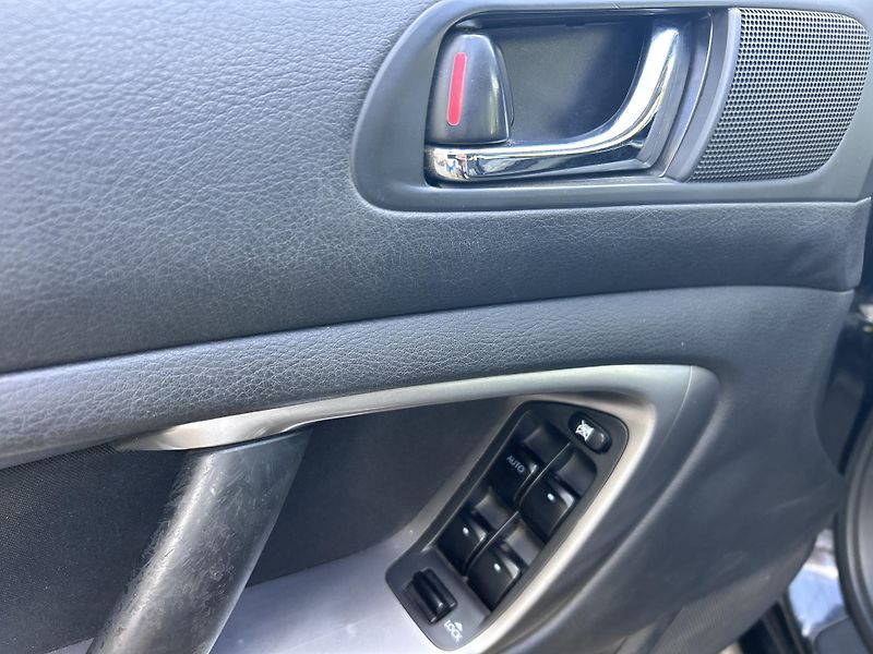 Subaru Legacy kombi 2.0 Active AWD - fotka 12 z 33