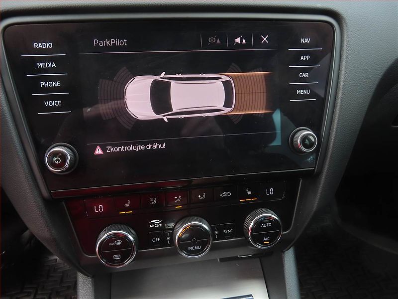 Škoda Octavia (2018) 1.6 TDI, Automat, Navi - fotka 20 z 25