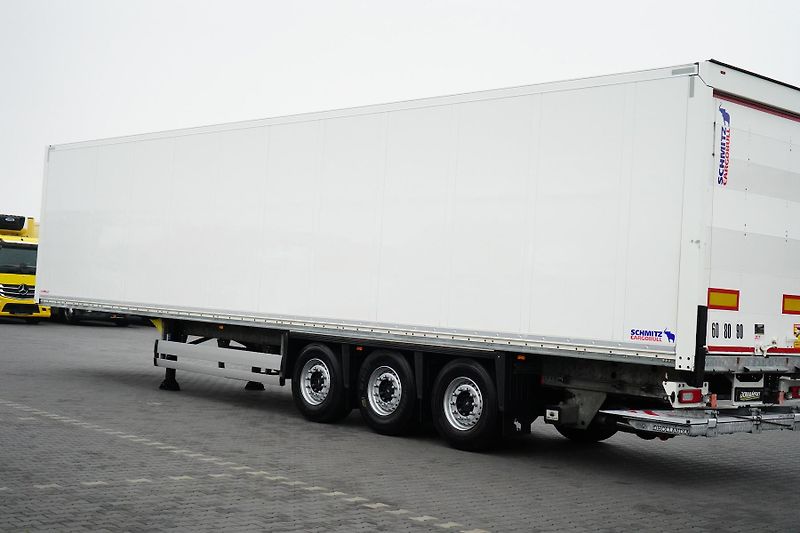 Schmitz (2020) IZOTERMA + WINDA / XL / ROLETA - fotka 17 z 24