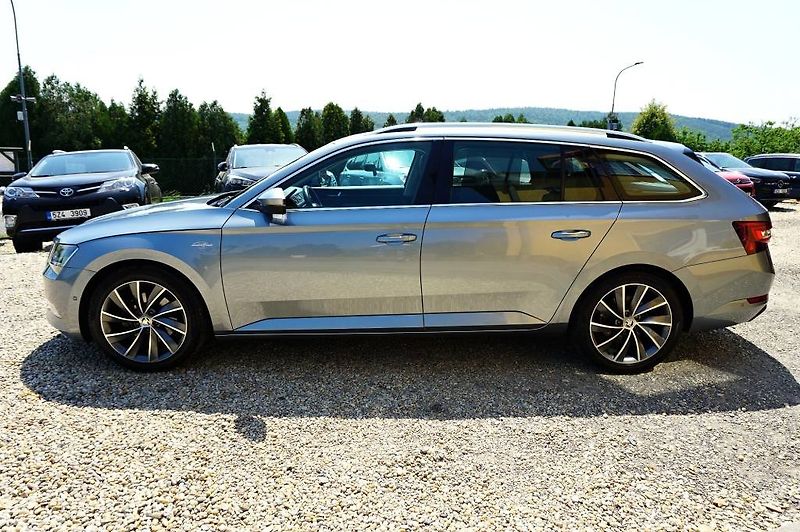 Škoda Superb (2017) L&K 2,0 TDI 140 kW - fotka 8 z 62