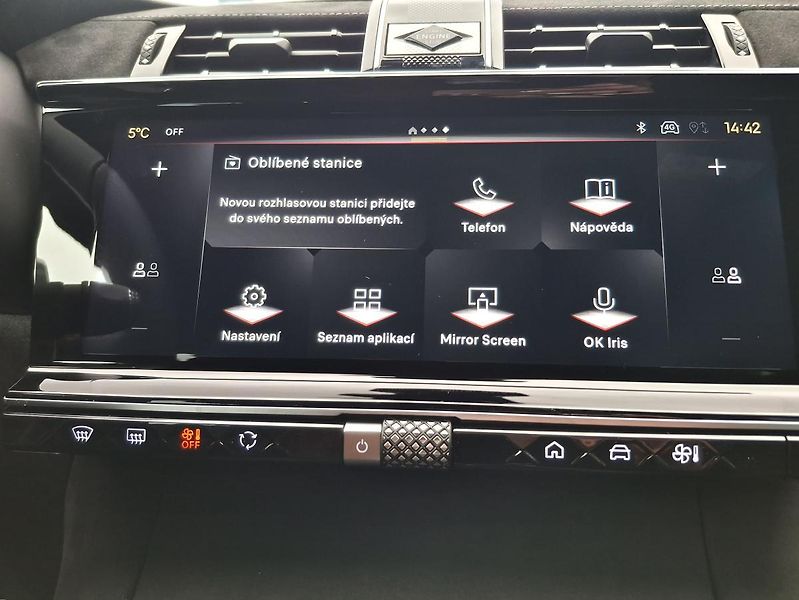 DS Automobiles DS7 (2026) PERFORMANCE LINE 1.5 BlueHDi - fotka 21 z 23