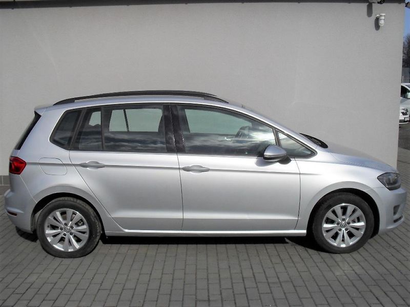 Volkswagen Golf Sportsvan 1,6 TDI Tempomat ALU kola PDC - fotka 6 z 35