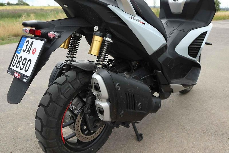 Aprilia SR GT400 se pokusí navázat na úspěch stopětadvacítky. Všechno nasvědčuje tomu, že se jí to podaří.