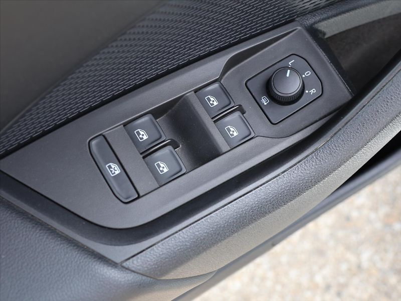 Škoda Octavia 2,0 TDI 85kW Ambition CZ - fotka 15 z 32