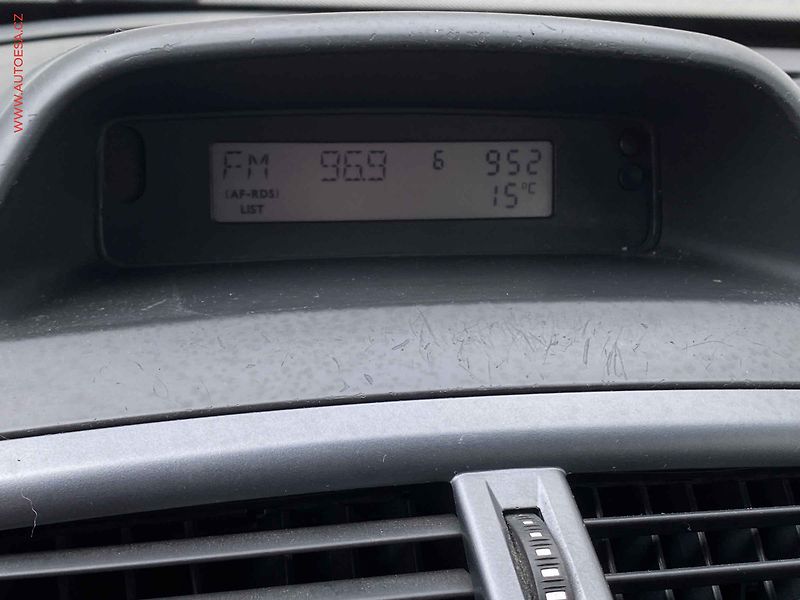 Renault Mégane (2009) 1.6i, ČR, AC, tempo - fotka 15 z 17