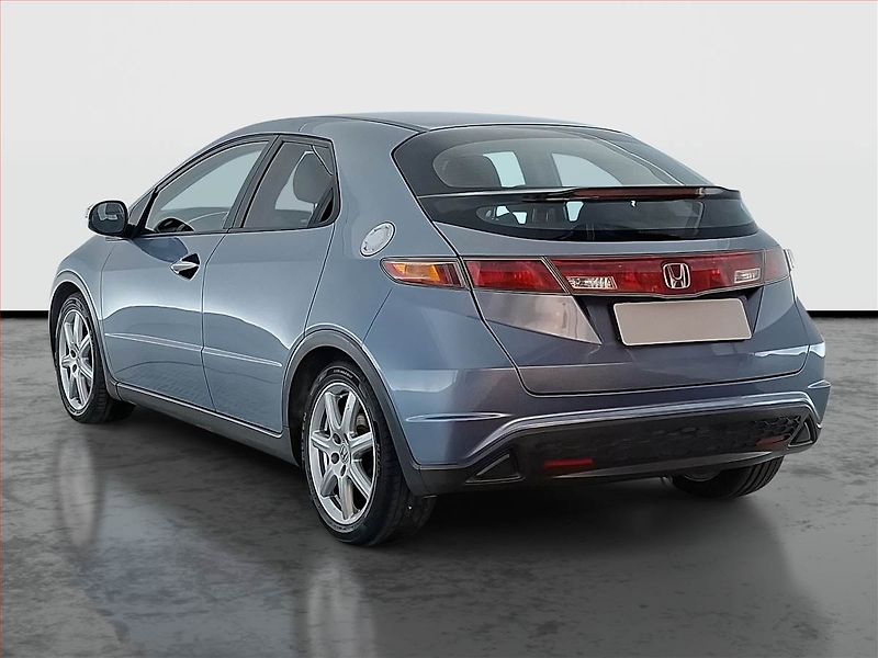 Honda Civic (2008) 1.4 i-DSI, po STK, servisované - fotka 4 z 22