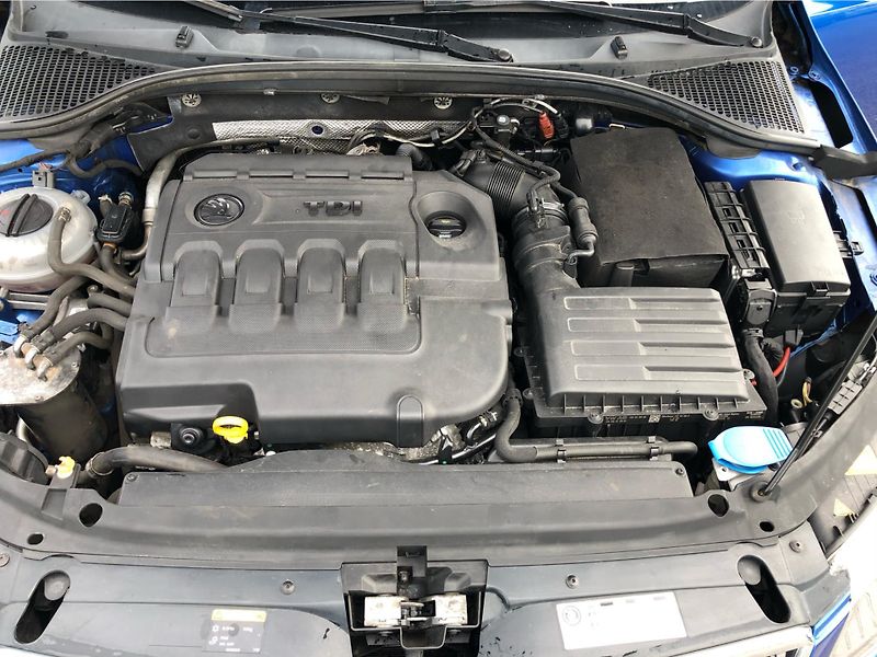 Škoda Octavia Combi 2,0 TDI RS - fotka 30 z 30