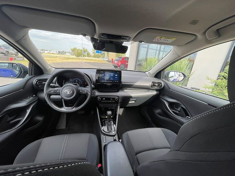 Toyota Yaris 1.5 Hybrid 116K Style - fotka 24 z 28