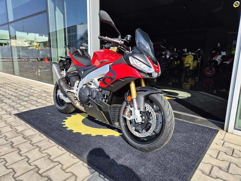 Aprilia Tuono V4 1100 RR (2024) E5 - AKČNÍ CENA - fotka 2 z 38