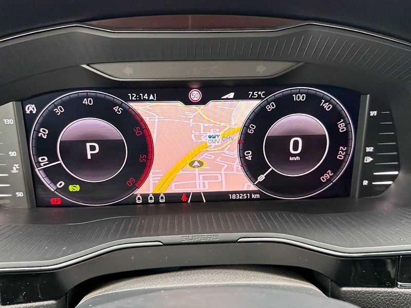 Škoda Superb (2021) kombi 2.0 TDI 7DSG Laurin&Klem - fotka 24 z 35