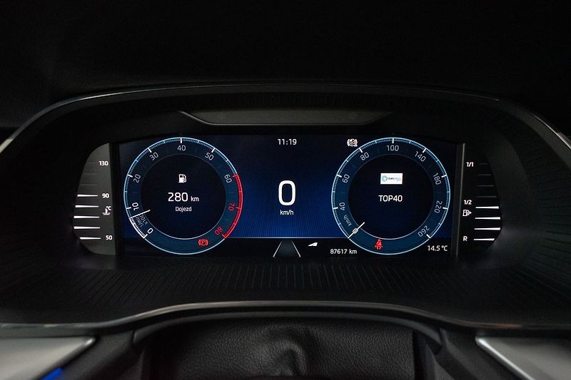 Škoda Octavia 1.5 TSI*REZERVACE* - fotka 18 z 37