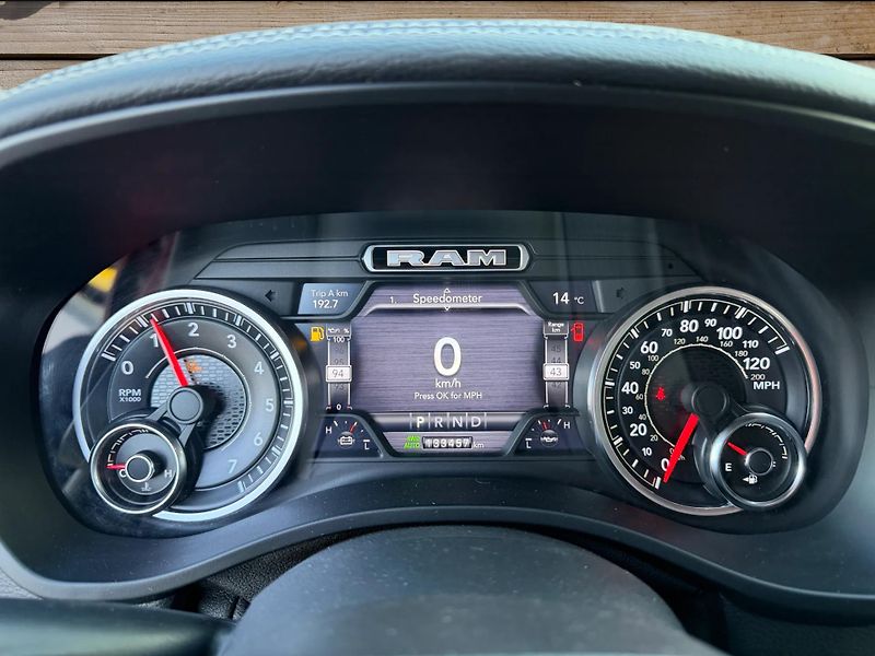 Dodge RAM (2019) +LARAMIE+LONGBED+HEMI+ - fotka 16 z 21