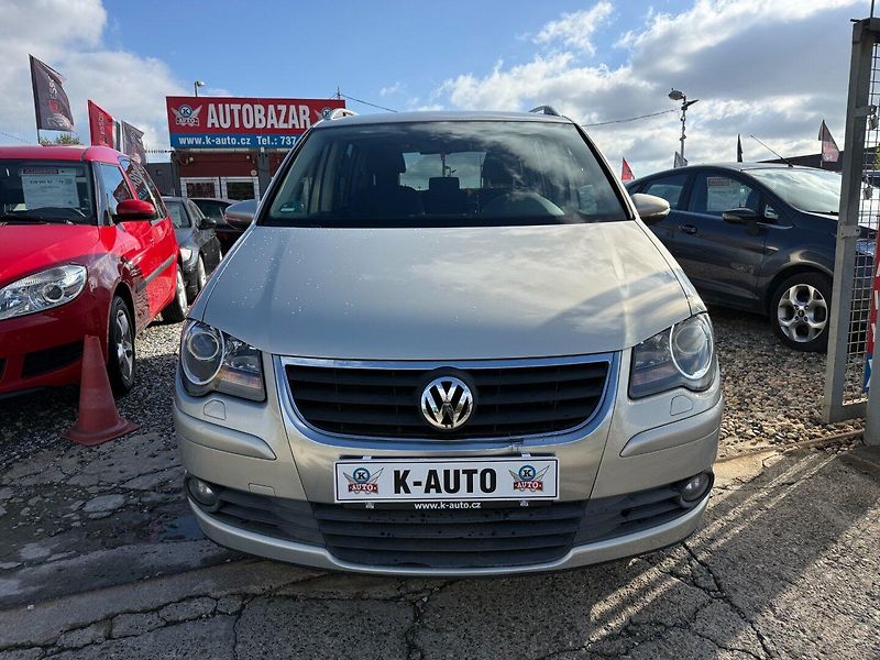 Volkswagen Touran (2009) 1.9TDI 77kW *Tažné*ALU*Servis* - fotka 2 z 21
