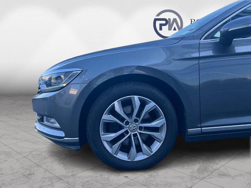 Volkswagen Passat 2.0TDI 110kW HIGHLINE - fotka 9 z 27
