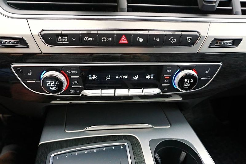 Audi Q7 (2016) S-LINE 3,0 TDI 200 kW - fotka 42 z 55