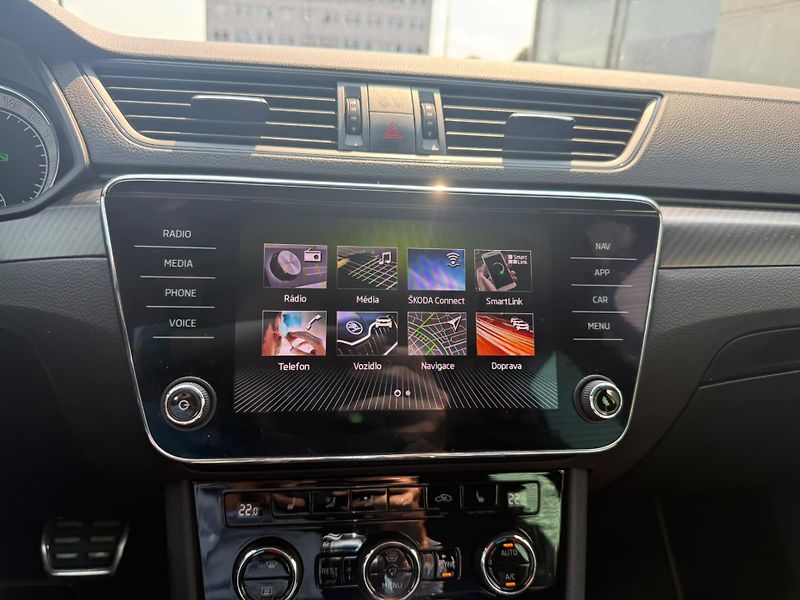 Škoda Superb Sportline 2,0 TSI 140 kw DSG - fotka 12 z 24