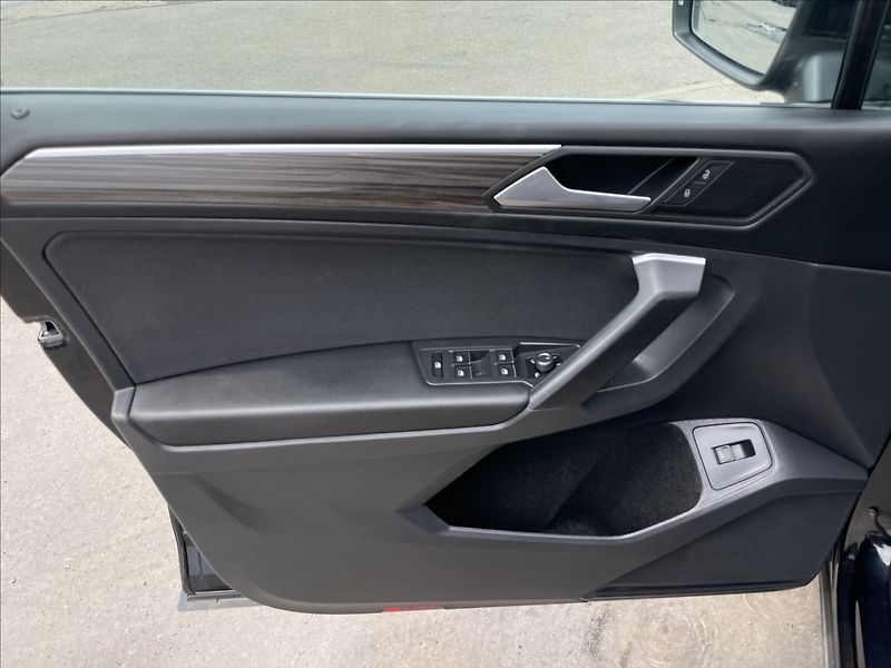Volkswagen Tiguan Allspace 1,5 TSI DSG EVO Elegance ACC - fotka 14 z 23
