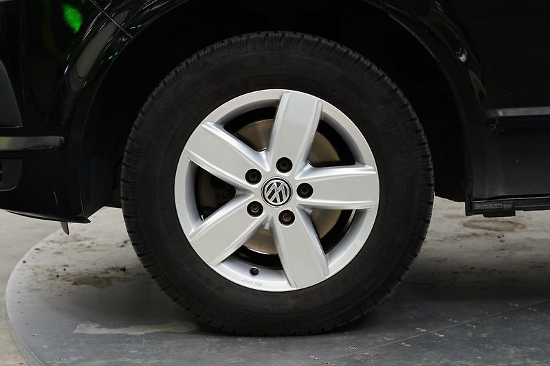 Volkswagen Multivan - fotka 10 z 26