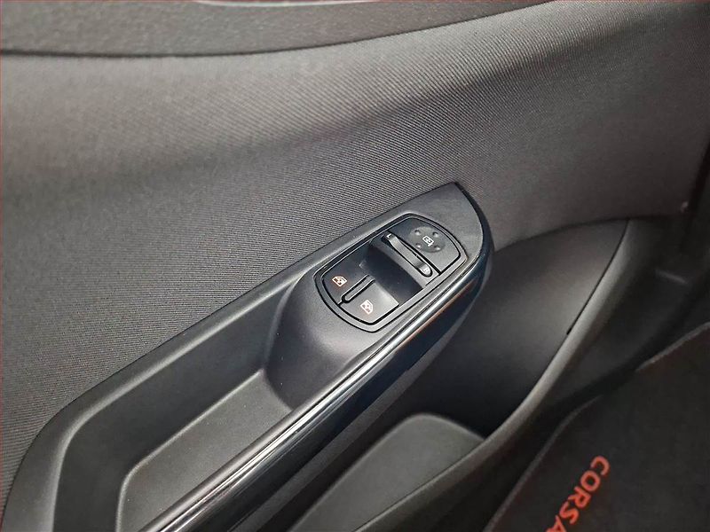 Opel Corsa (2017) 1.4, Automat, Tempomat - fotka 14 z 14