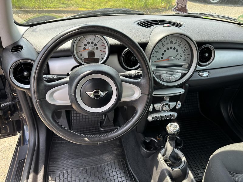 Mini Cooper 1.4i ONE - fotka 13 z 20