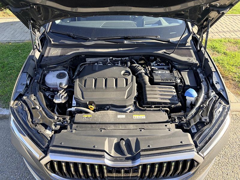 Škoda Superb SELECTION 2.0TDI 110KW DSG LED - fotka 68 z 68