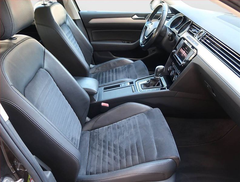Volkswagen Passat (2017) 2.0 TDI, Automat, Kůže - fotka 9 z 23