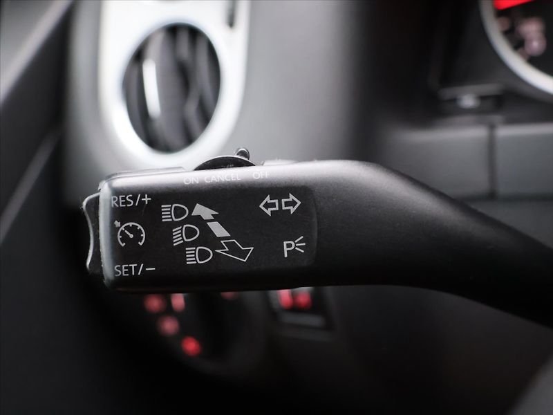 Volkswagen Tiguan 2,0 103KW KŮŽE DSG 4MOTION ALU - fotka 15 z 28