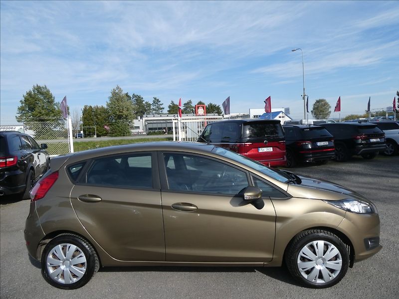 Ford Fiesta 1,2 i 60kW 1.MAJITEL, SERVISKA - fotka 12 z 44