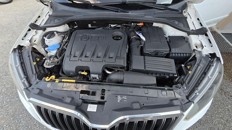 Škoda Yeti 2.0TDI ELEGANCE 4x4*ZADÁNO* - fotka 33 z 41