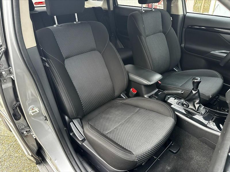 Mitsubishi Outlander 2,0 MIVEC, CZ, 1.majitel, DPH! - fotka 11 z 38