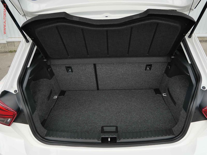 Seat Ibiza (2018) 1.0 MPi, AC, park.asist - fotka 7 z 23